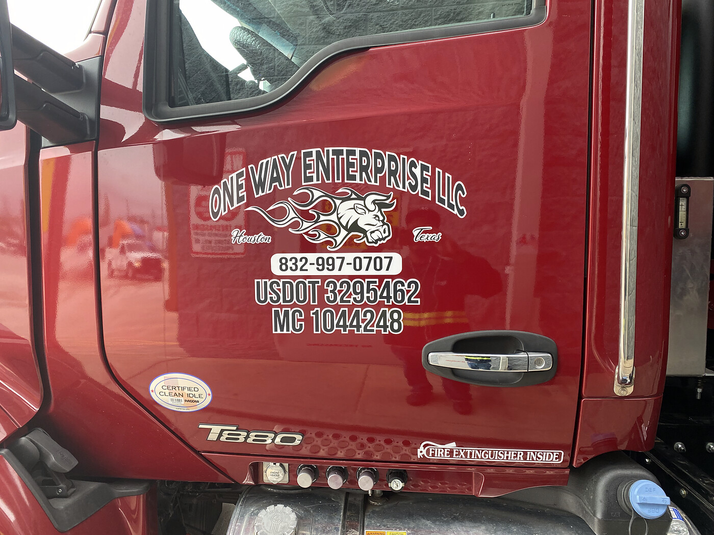 One Way Enterprise LLC truck door &mdash; USDOT 3295462, MC 1044248, Houston TX